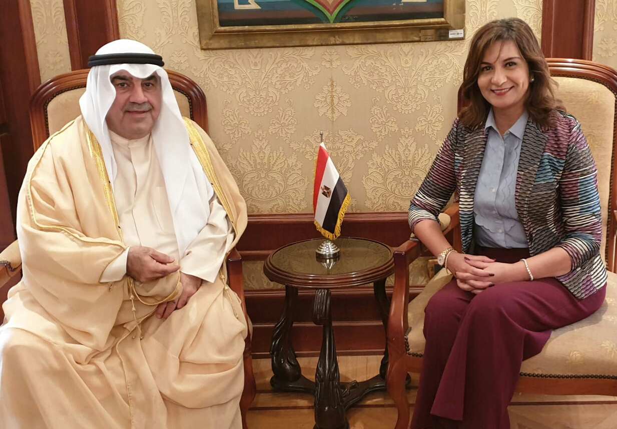 السفيرة نبيلة مكرم استقبلت رئيس اللجنة المنظمة لمعرض الكويت للطيران 2020